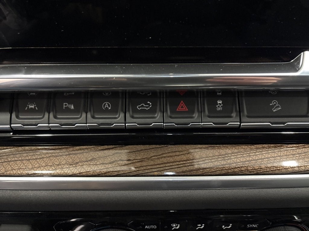 2026 Chevrolet Silverado 1500 LT Trail Boss Crew Cab Short Box 4WD