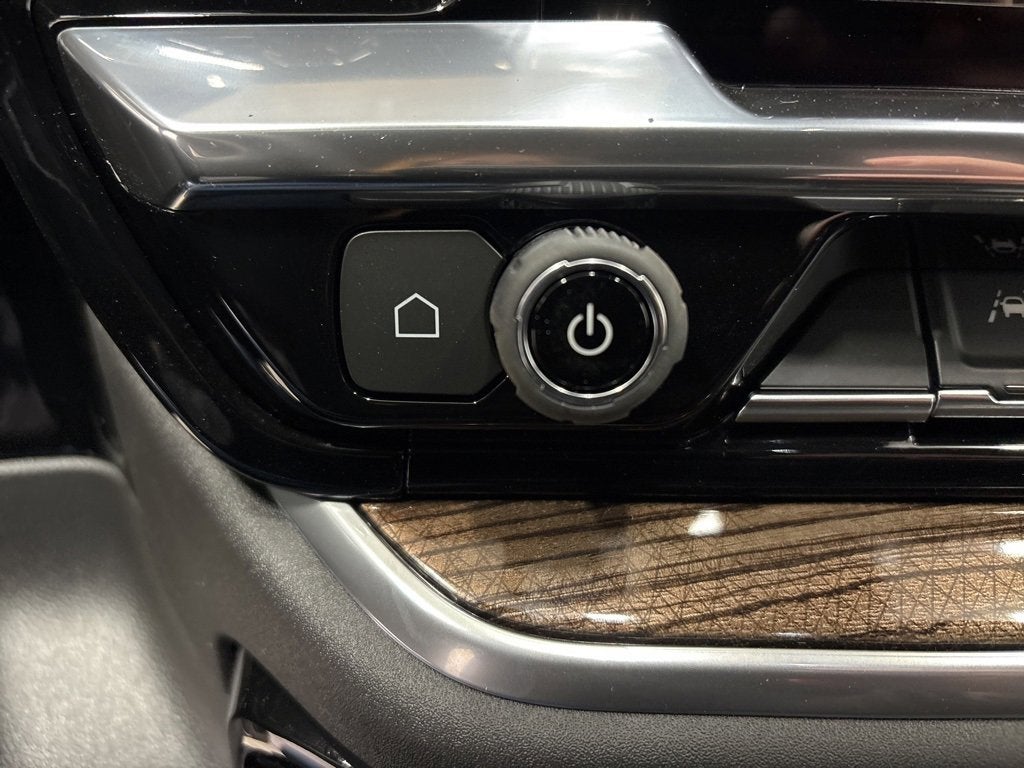 2026 Chevrolet Silverado 1500 LT Trail Boss Crew Cab Short Box 4WD