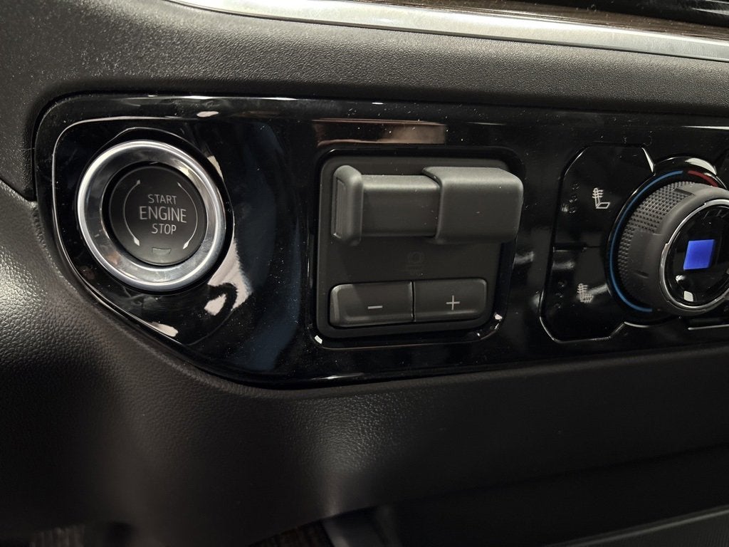 2026 Chevrolet Silverado 1500 LT Trail Boss Crew Cab Short Box 4WD