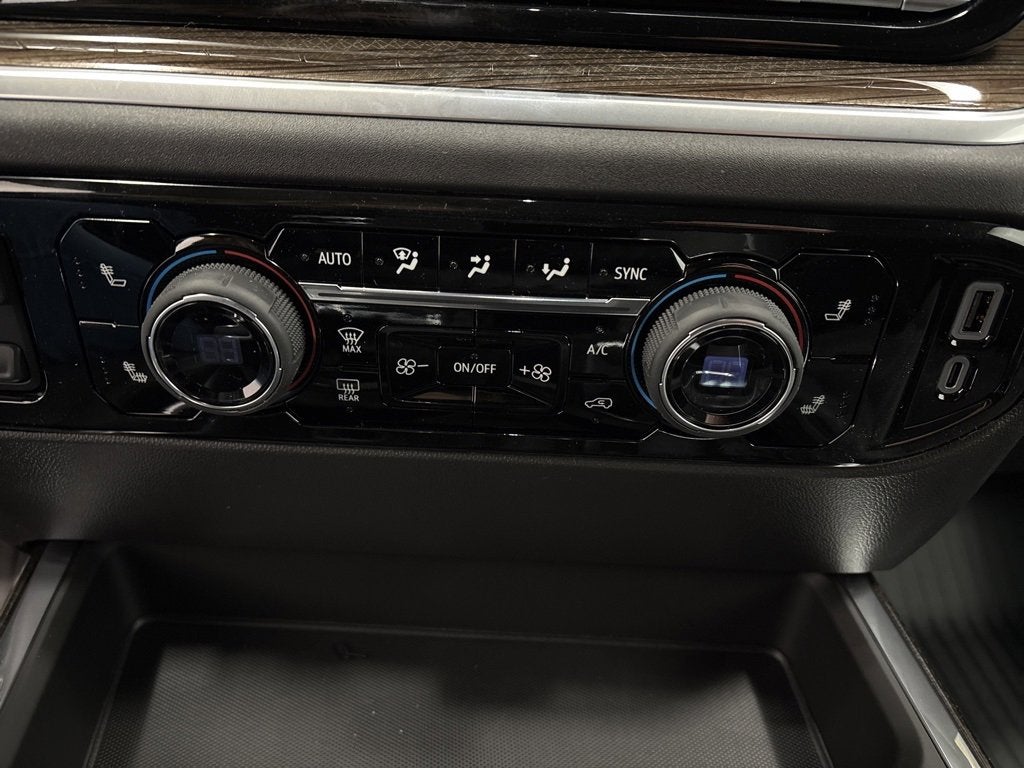 2026 Chevrolet Silverado 1500 LT Trail Boss Crew Cab Short Box 4WD