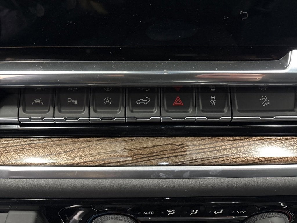 2026 Chevrolet Silverado 1500 LT Trail Boss Crew Cab Short Box 4WD