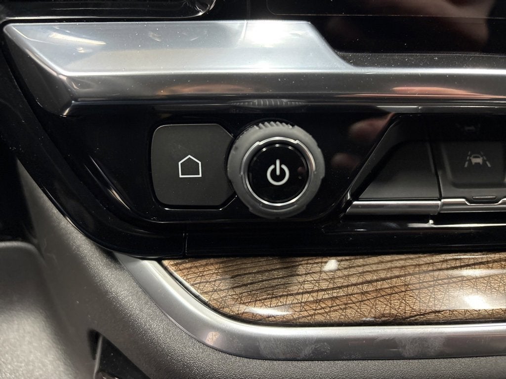 2026 Chevrolet Silverado 1500 LT Trail Boss Crew Cab Short Box 4WD