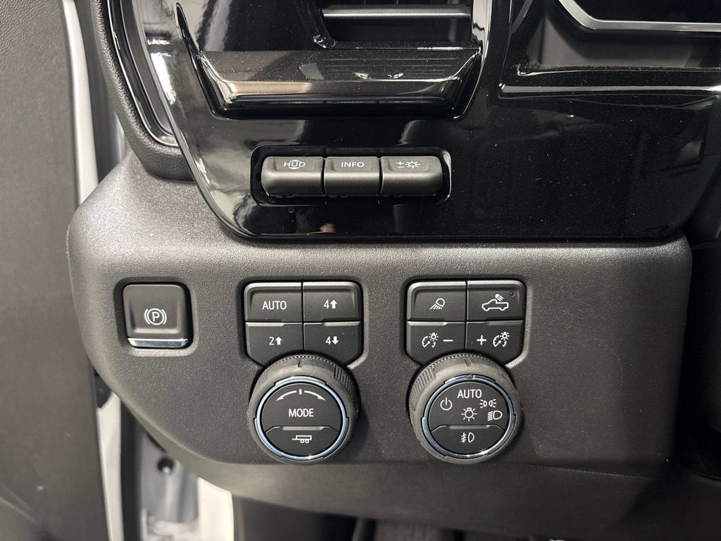 2026 Chevrolet Silverado 1500 ZR2 Crew Cab Short Box 4WD