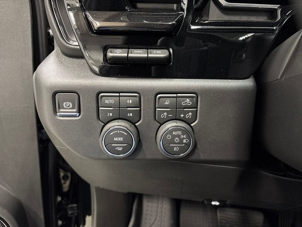 2026 Chevrolet Silverado 1500 ZR2 Crew Cab Short Box 4WD