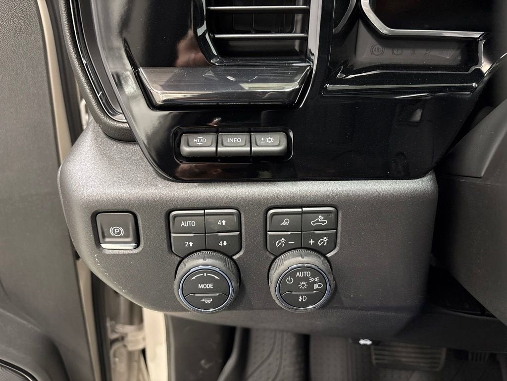 2026 Chevrolet Silverado 1500 ZR2 Crew Cab Short Box 4WD