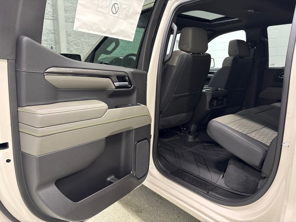 2026 Chevrolet Silverado 1500 ZR2 Crew Cab Short Box 4WD