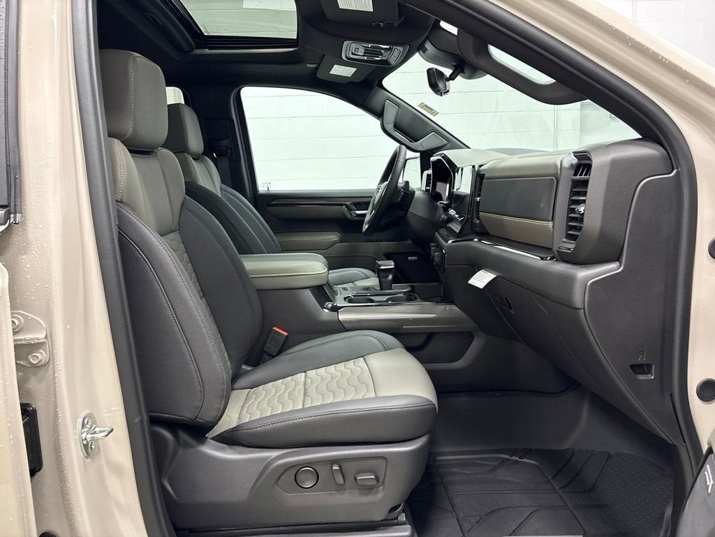 2026 Chevrolet Silverado 1500 ZR2 Crew Cab Short Box 4WD