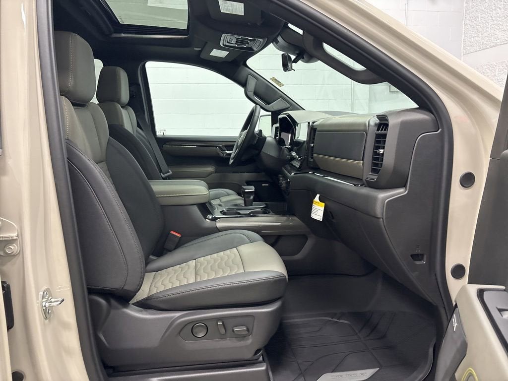 2026 Chevrolet Silverado 1500 ZR2 Crew Cab Short Box 4WD