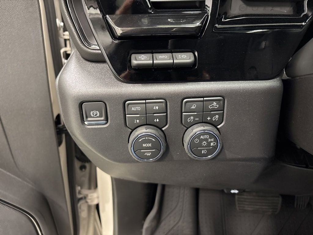 2026 Chevrolet Silverado 1500 ZR2 Crew Cab Short Box 4WD