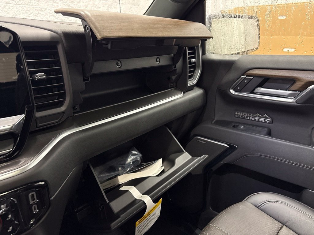 2026 Chevrolet Silverado 1500 High Country Crew Cab Short Box 4WD