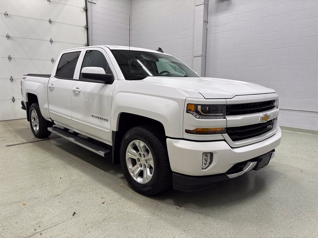 Used 2017 Chevrolet Silverado 1500 LT with VIN 3GCUKREC5HG392919 for sale in Rogers, Minnesota