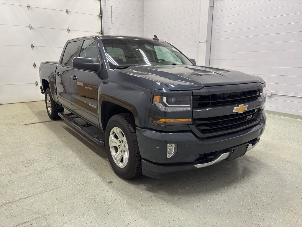 Used 2017 Chevrolet Silverado 1500 LT with VIN 3GCUKREC5HG398073 for sale in Rogers, Minnesota