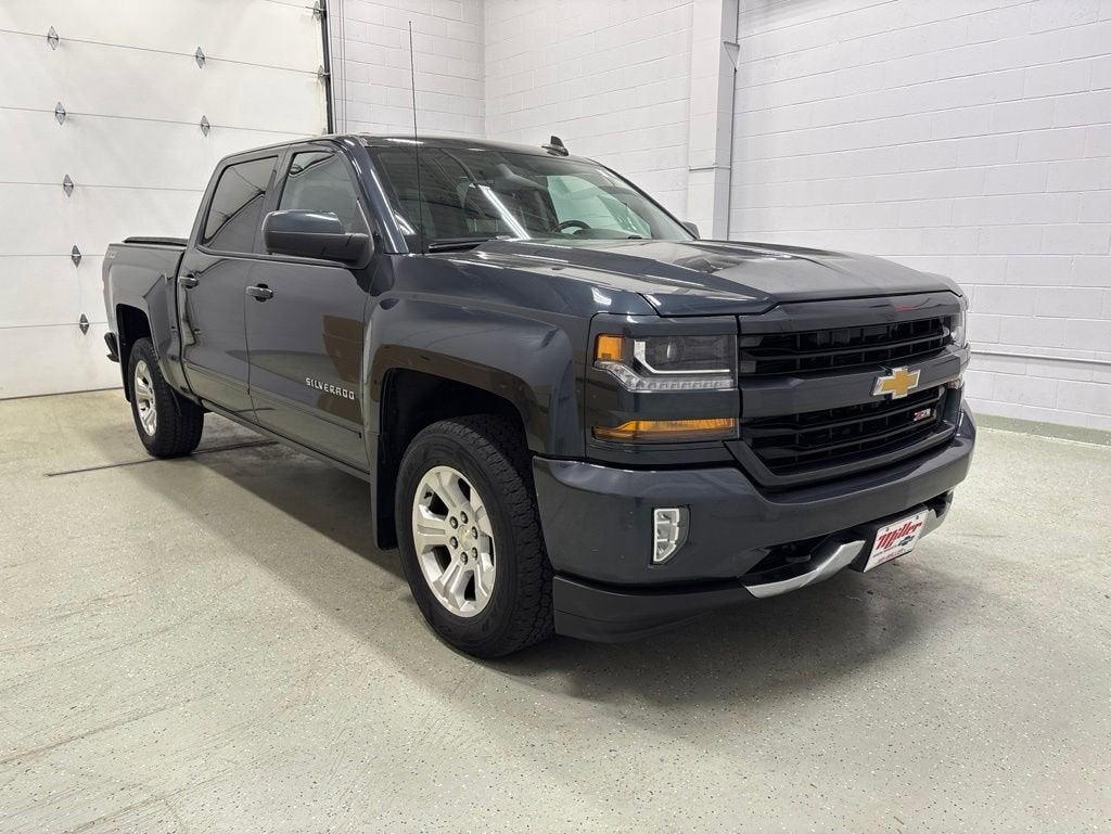 Used 2017 Chevrolet Silverado 1500 LT Z71 with VIN 3GCUKRECXHG258696 for sale in Rogers, Minnesota
