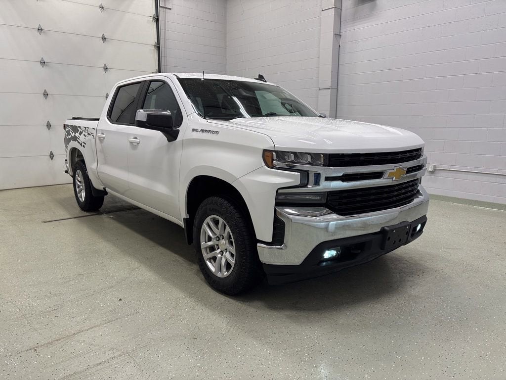 Used 2020 Chevrolet Silverado 1500 LT with VIN 3GCUYDED5LG259404 for sale in Rogers, Minnesota