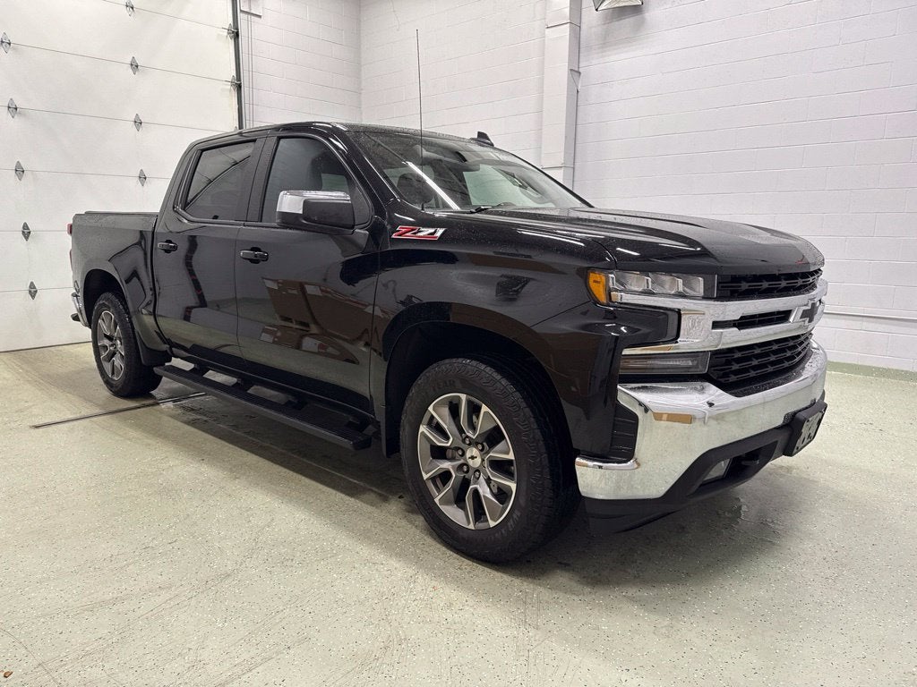 Used 2021 Chevrolet Silverado 1500 LT with VIN 3GCUYDED7MG125317 for sale in Rogers, Minnesota