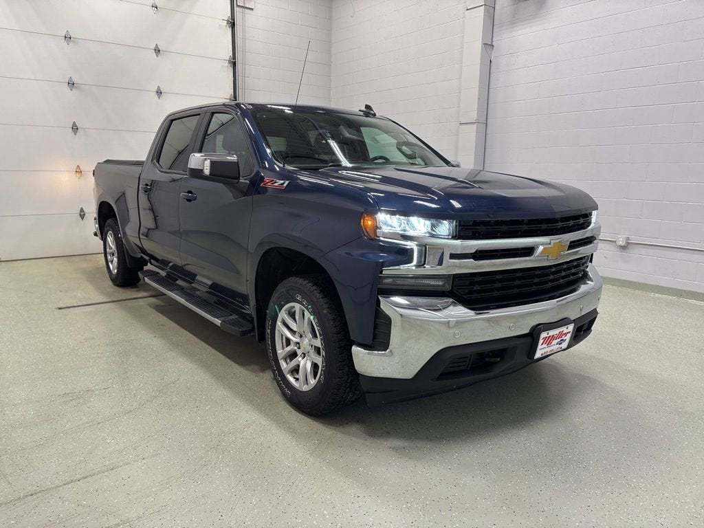 Used 2020 Chevrolet Silverado 1500 LT with VIN 3GCUYDED9LG226499 for sale in Rogers, Minnesota
