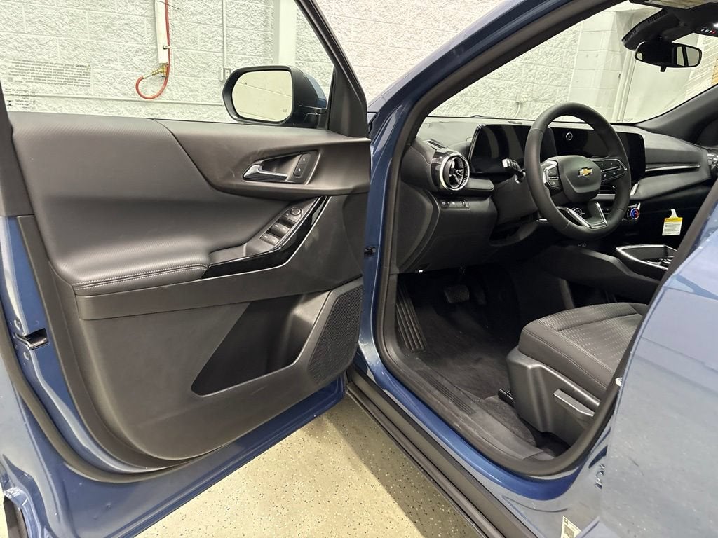 2027 Chevrolet Equinox LT SUV FWD