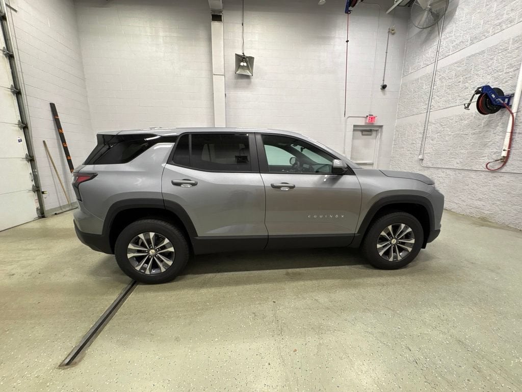 2027 Chevrolet Equinox LT SUV FWD