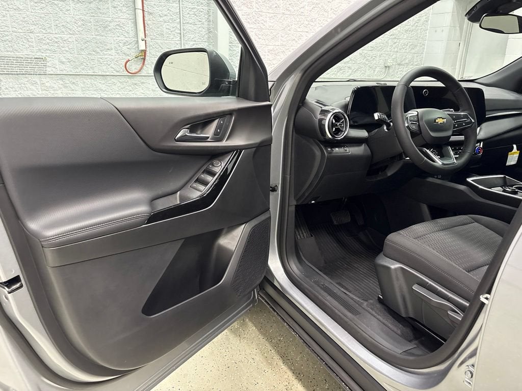 2027 Chevrolet Equinox LT SUV FWD