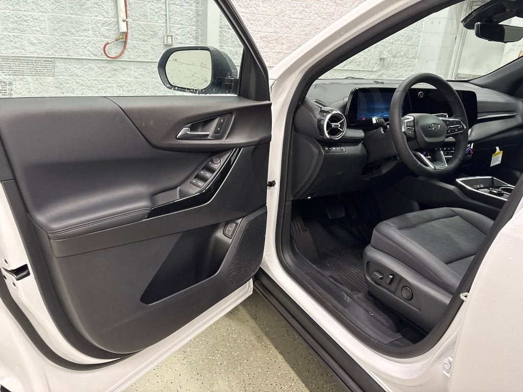 2027 Chevrolet Equinox LT SUV AWD