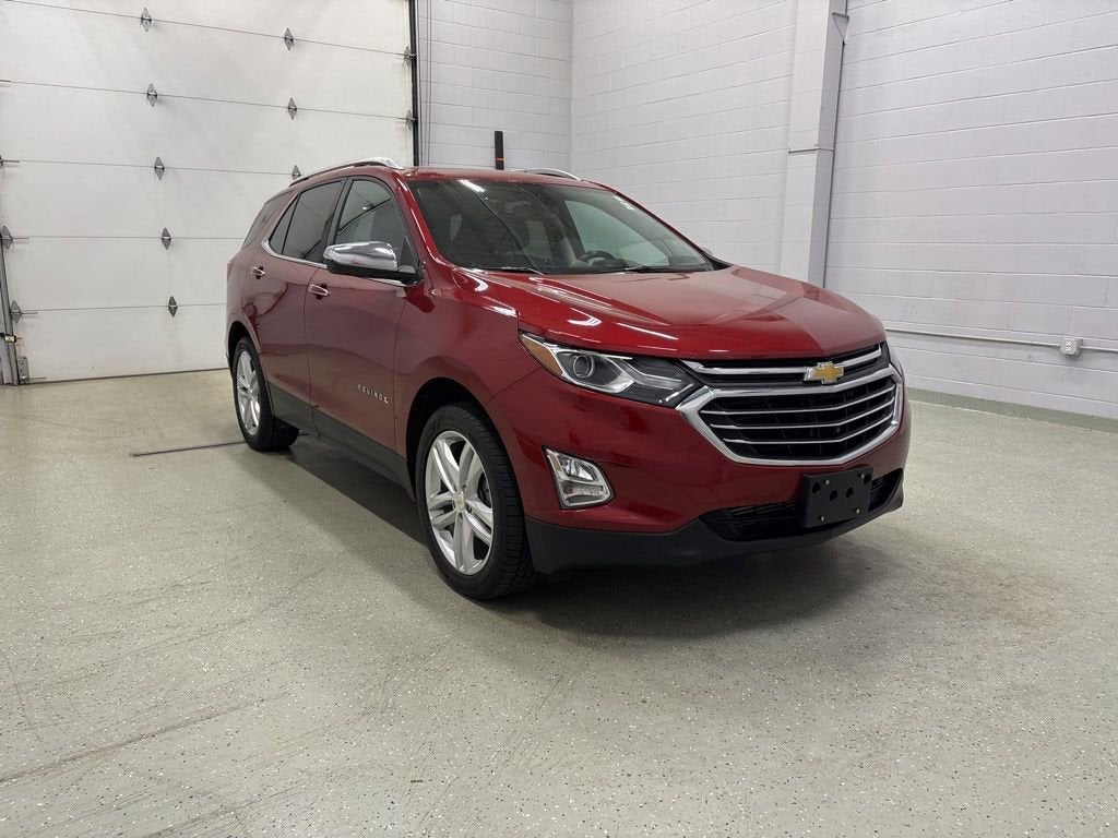 Used 2018 Chevrolet Equinox Premier with VIN 3GNAXVEV5JS586648 for sale in Rogers, Minnesota