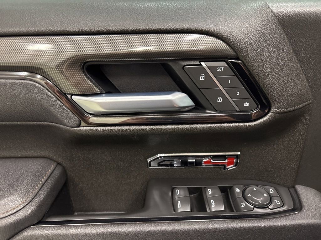 2025 GMC Sierra 1500 AT4
