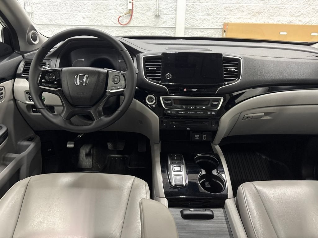 2022 Honda Pilot AWD Touring 8 Passenger