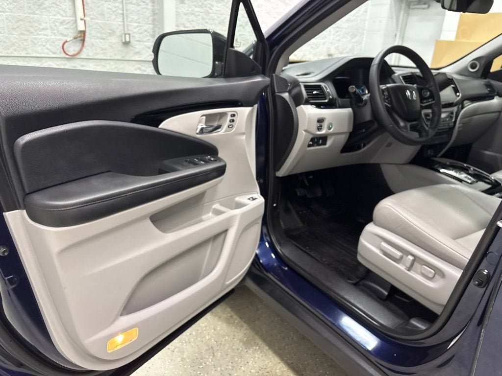 2022 Honda Pilot AWD Touring 8 Passenger