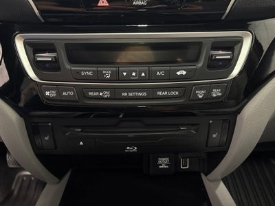 2022 Honda Pilot AWD Touring 8 Passenger