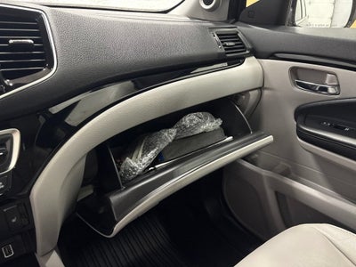 2022 Honda Pilot AWD Touring 8 Passenger