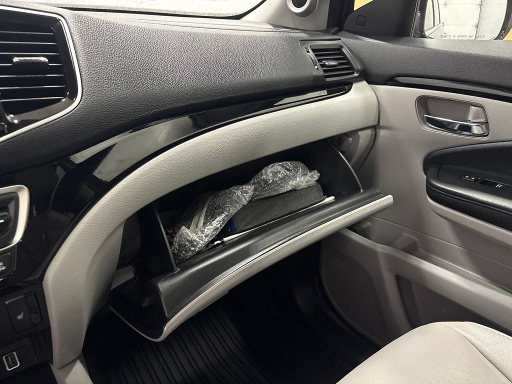 2022 Honda Pilot AWD Touring 8 Passenger