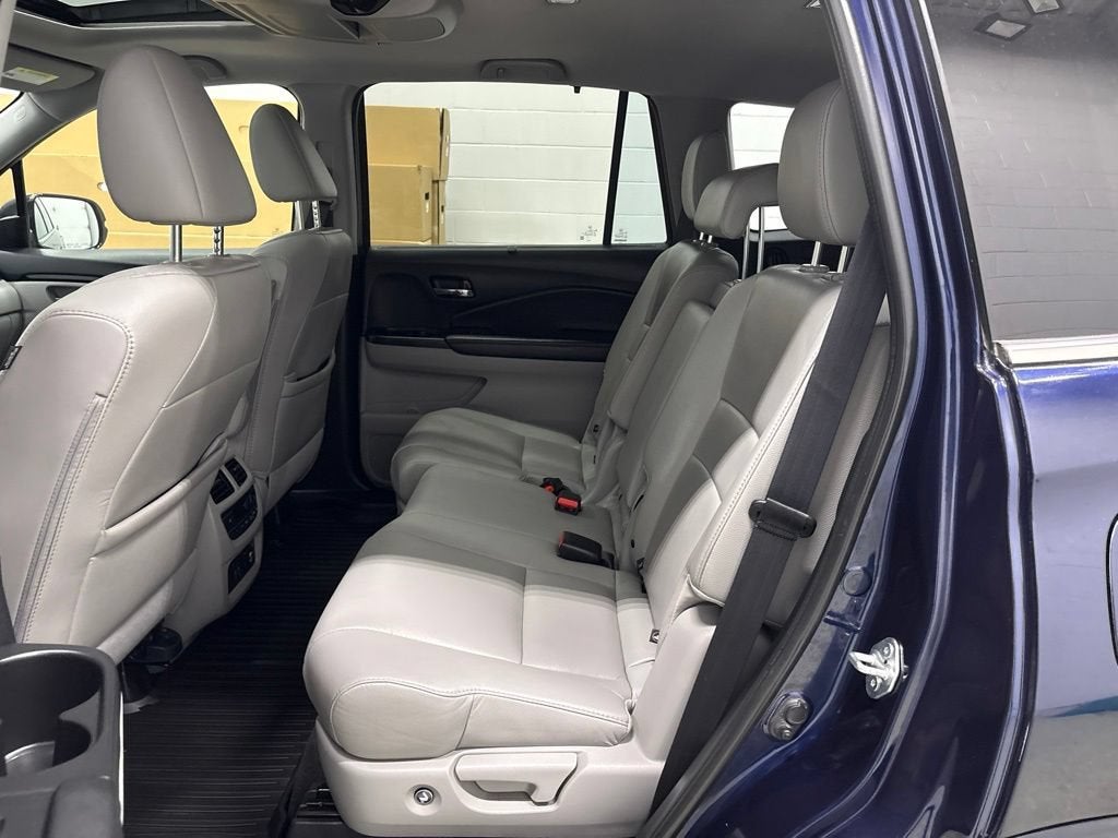 2022 Honda Pilot AWD Touring 8 Passenger