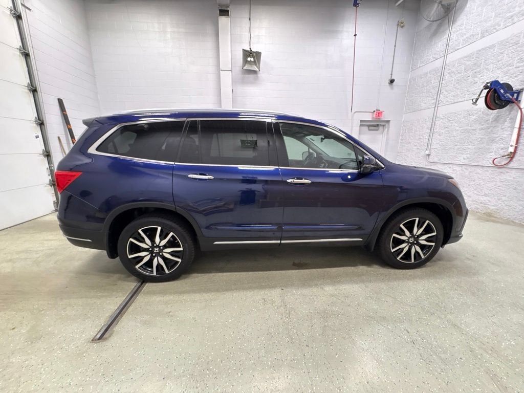 2022 Honda Pilot AWD Touring 8 Passenger