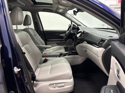 2022 Honda Pilot AWD Touring 8 Passenger