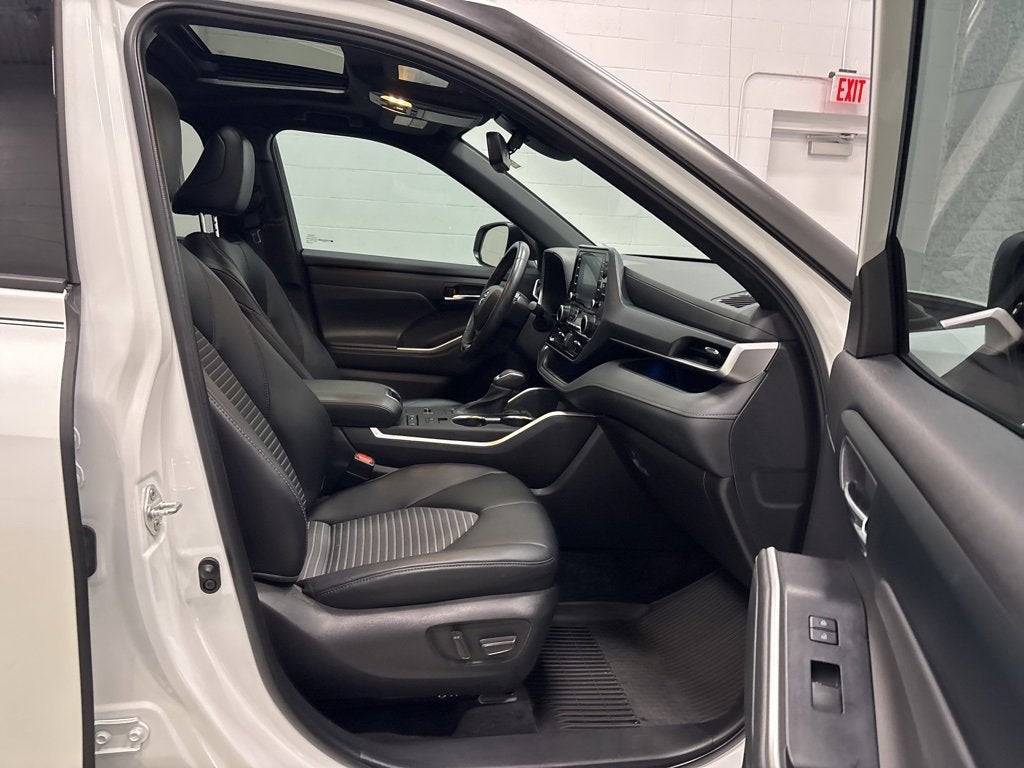 2022 Toyota Highlander XSE