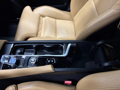 2024 Volvo XC90 B6 Ultimate Bright Theme 7-Seater